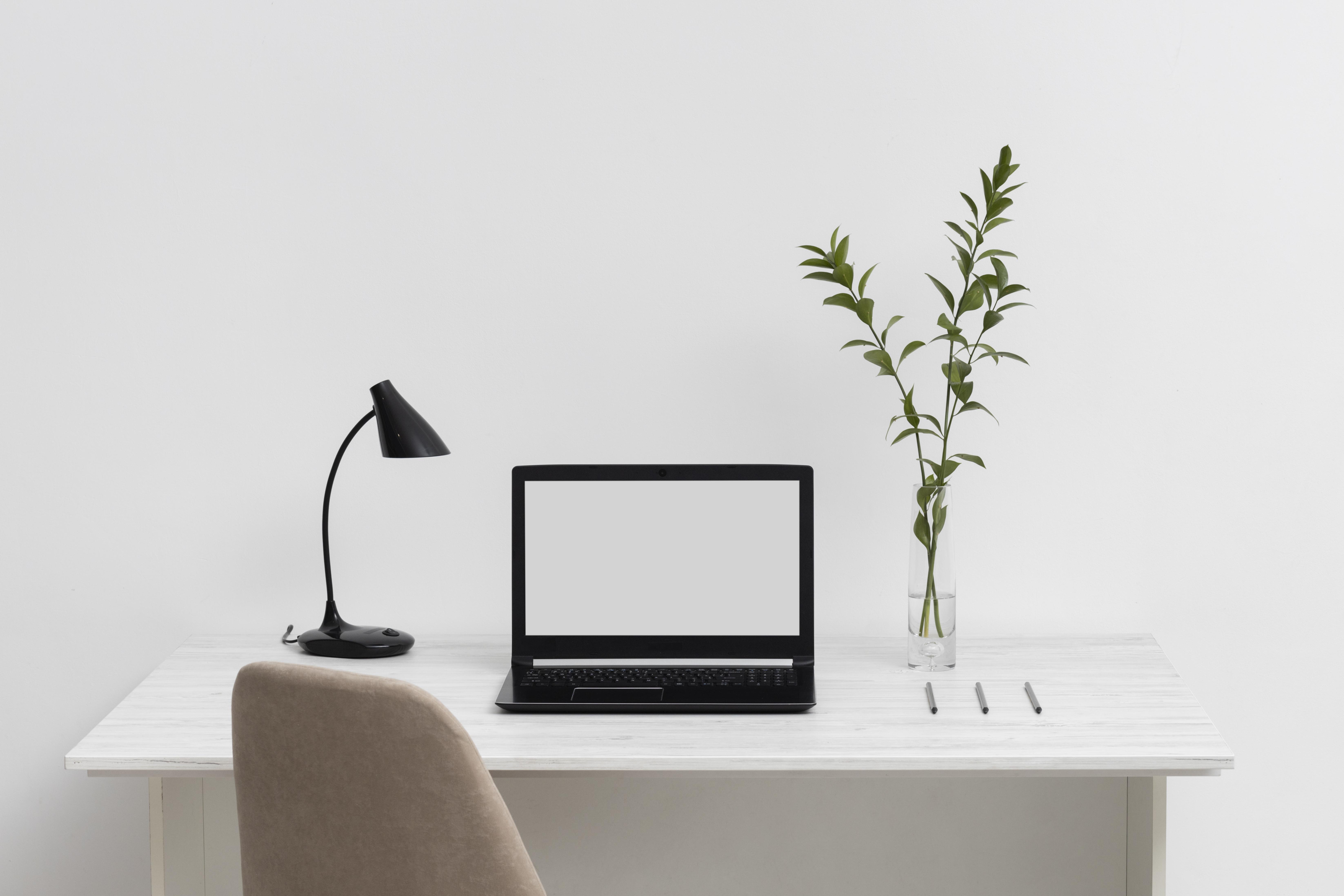 Moderner Business-Arbeitsplatz von Veltix Solutions